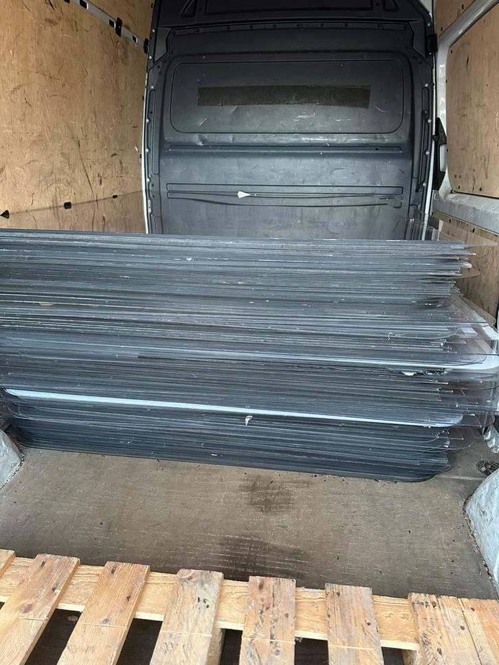 Feuilles en plexiglas., Bricolage & Construction, Plaques & Panneaux, Utilisé, 20 à 50 mm, Enlèvement