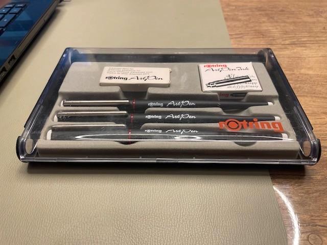 Rotring ArtPen Kalligrafie Set (1.1 / 1.5 / 1.9 mm), Hobby en Vrije tijd, Tekenen, Zo goed als nieuw, Overige typen, Ophalen of Verzenden