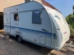 Adria Adora 432 PS caravan, Caravans en Kamperen, Caravans, Luifel, Treinzit, 750 - 1000 kg, Particulier