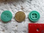 knopen 22 mm middengroen 4 gaten B2294, Ophalen of Verzenden, Nieuw, Knoop of Knopen