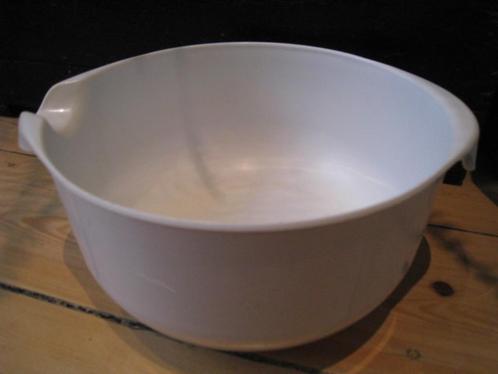 Witte plastiek kom om bv deeg te maken, met giettuit, Hobby en Vrije tijd, Taarten en Cupcakes maken, Ophalen of Verzenden