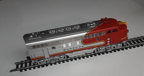 Dieselloc " Santa Fe " MRC " platinum serie ", Hobby en Vrije tijd, Modeltreinen | H0, Zo goed als nieuw, Gelijkstroom, Analoog