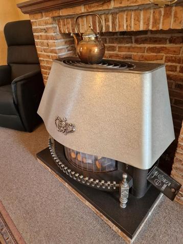 Kachel. Werkt prima nog. Oud/authentic. beschikbaar voor biedingen