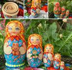 Matroesjka. Russische poppen. 5 stuks, Antiek en Kunst
