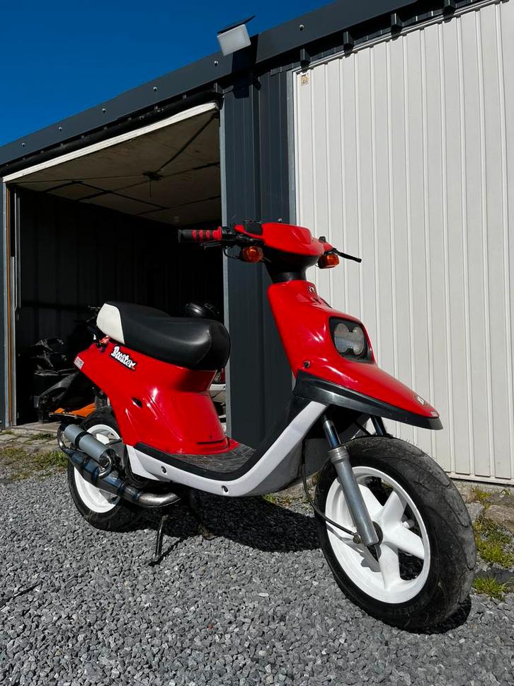 Yamaha booster b klasse, Fietsen en Brommers, Scooters | Yamaha, Zo goed als nieuw, Ophalen