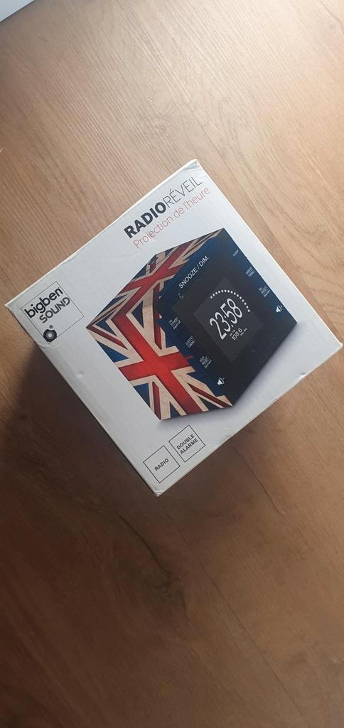 Wekkerradio Bigben met projector, Electroménager, Réveils, Utilisé, Enlèvement ou Envoi