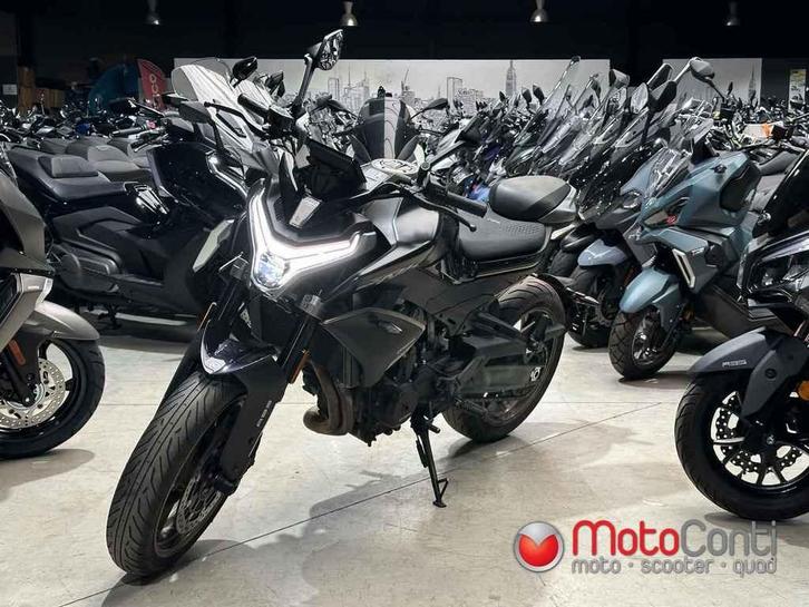 CF Moto NK 800 Advanced 2024 [10177 km], Motoren, Motoren | CFMOTO, Bedrijf, Scooter, meer dan 35 kW, 2 cilinders, Ophalen