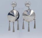 Moderne oorbellen in zilver ,design stijl, Nieuw, Ophalen of Verzenden, Knopjes of Stekers, Zilver