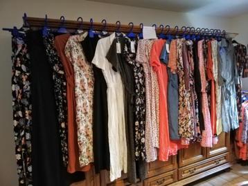 Kledij van maat 30 tem Large  vanaf € 1 beschikbaar voor biedingen