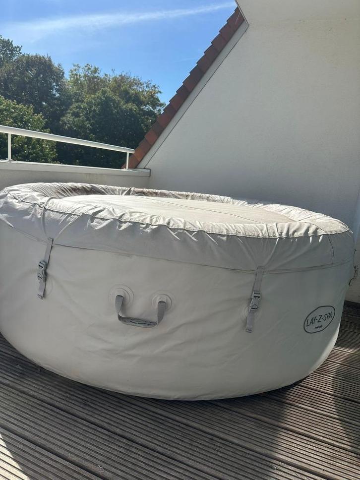 Bestway Lay-Z-SPA Paris Bubbelbad, Tuin en Terras, Bubbelbaden en Hottubs, Gebruikt, Opblaasbaar, Afdekzeil, Pomp, Ophalen