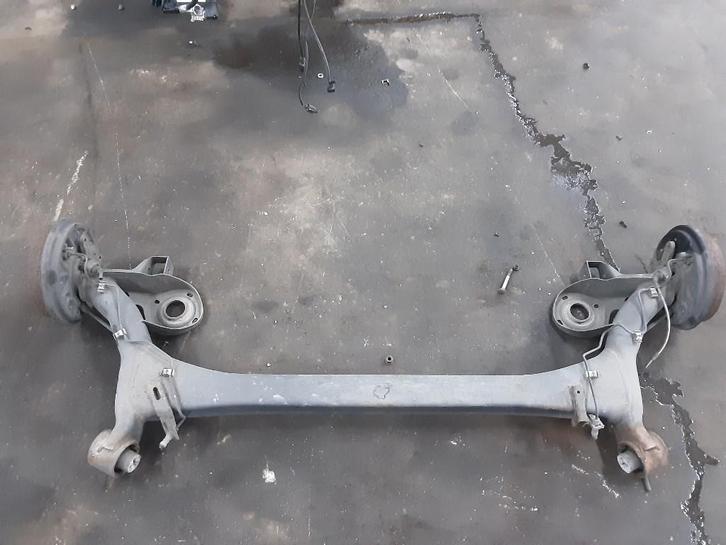 ACHTERAS Seat Ibiza ST (6J8) (01-2010/07-2016), Auto-onderdelen, Remmen en Aandrijving, Seat, Gebruikt