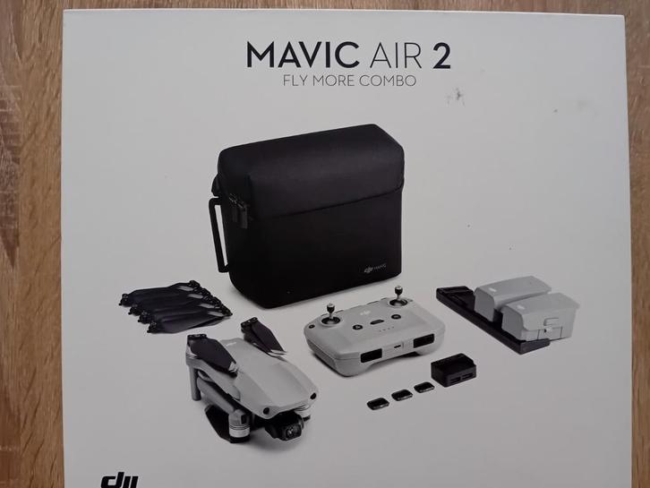DJI Air 2 als nieuw 2 vlieguren Combo fly more TE KOOP, Hobby en Vrije tijd, Modelbouw | Radiografisch | Helikopters en Quadcopters