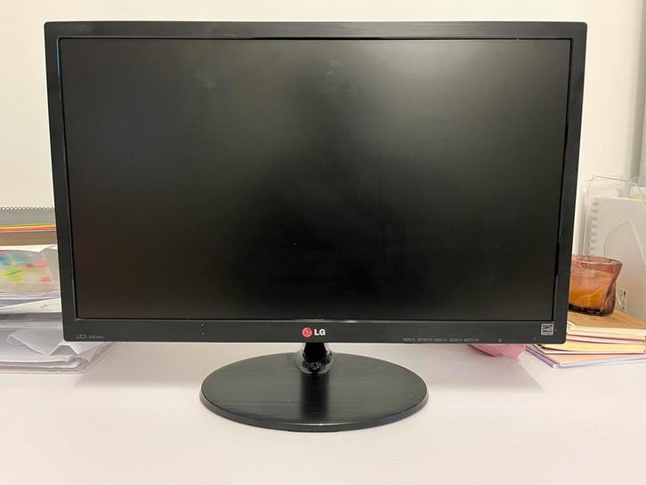 LG 24 inch (61 cm) Full HD monitor, Computers en Software, Monitoren, Zo goed als nieuw, DVI, HDMI, HD, Ophalen