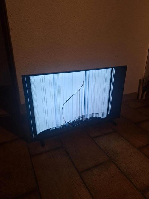Philips 32PHS6808/12 32" Full LED Smart HD (gebroken scherm), Antiek en Kunst, Antiek | Tv's en Audio, Ophalen of Verzenden