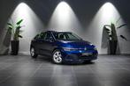 Volkswagen Golf VIII 1.0 eTSI Life DSG CARPLAY | ACC | NAVI, Auto's, Volkswagen, Stof, Gebruikt, 1302 kg, Blauw