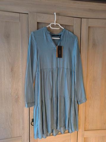 Nieuw Damesjurken VERO MODA XS-valt als S uit. beschikbaar voor biedingen