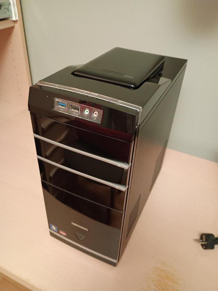 Medion MS7713 Desktop PC, Computers en Software, Desktop Pc's, Gebruikt, 3 tot 4 Ghz, HDD, 4 GB, Met videokaart, Ophalen