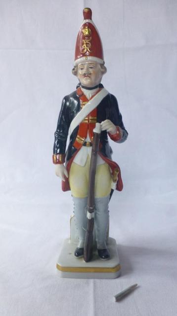 Sitzendorf porselein "Garde grenadier  1770" beschikbaar voor biedingen