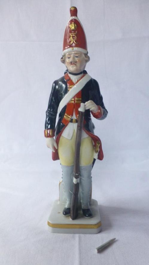 Sitzendorf porselein "Garde grenadier  1770", Antiek en Kunst, Antiek | Porselein, Ophalen