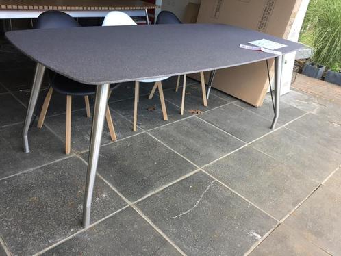 Design tuintafel voor binnen of buiten . 210 x 100 cm. Nieuw, Tuin en Terras, Tuintafels, Nieuw, Ovaal, Ophalen