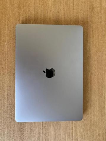 Apple Macbook Pro m2 (2022) 13 inch 8g ram 256gb beschikbaar voor biedingen