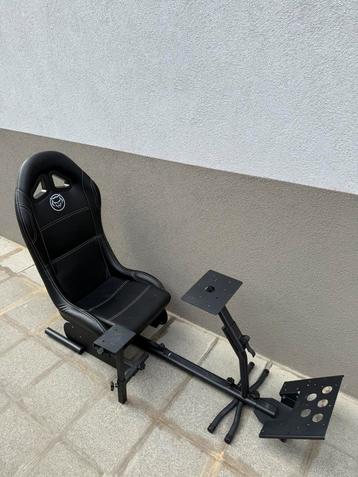 Simulator stoel beschikbaar voor biedingen