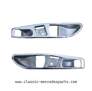 Chroomafwerking deuropener Mercedes w107 links en rechts beschikbaar voor biedingen