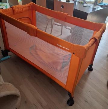 Babybed Kolstra met matras beschikbaar voor biedingen