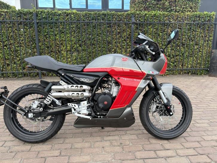 Mondial pagani 300, Motoren, Motoren | Overige merken, Bedrijf, Naked bike, 12 t/m 35 kW, 1 cilinder, Minimaal motorrijbewijs A2
