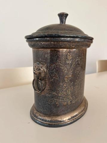 Verzilverde theebus beschikbaar voor biedingen