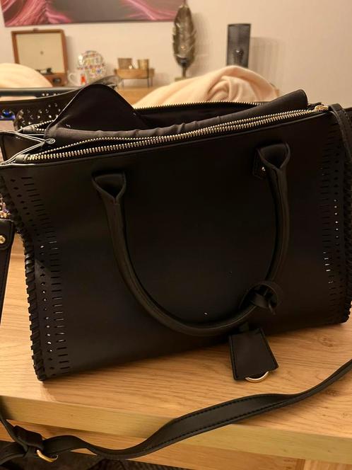 Handtas, Handtassen en Accessoires, Tassen | Damestassen, Zo goed als nieuw, Handtas, Zwart, Ophalen of Verzenden