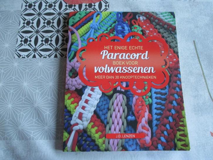boek paracord voor volwassenen, Livres, Loisirs & Temps libre, Neuf, Fabrication de bijoux, Enlèvement ou Envoi