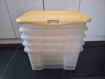 Stapelbare opbergbox / opbergdoos met deksel beschikbaar voor biedingen