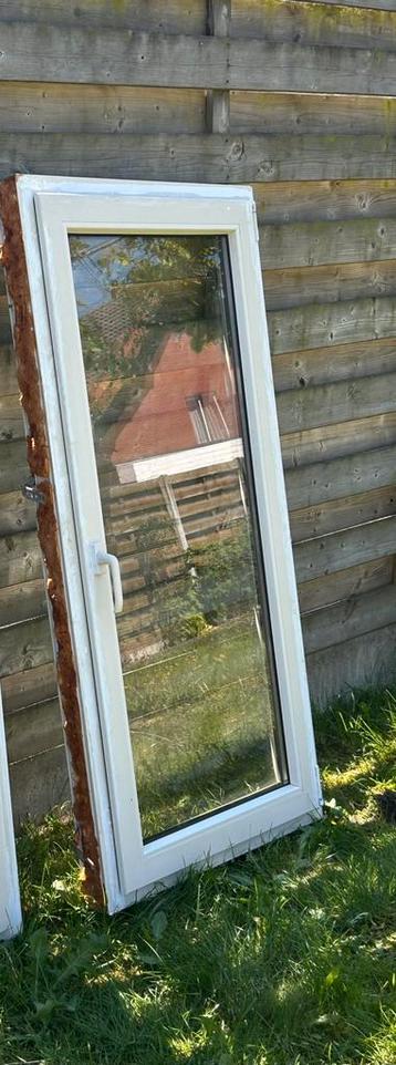 (SPOTPRIJS) 1x raam dubbelglas beschikbaar voor biedingen