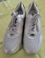 BASKETS ARGENTEES POUR FEMME TRES LEGERES P.41, Comme neuf, Sneakers et Baskets, Enlèvement, Gris