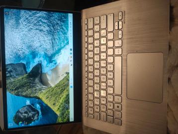 Laptop Asus vivobook moet dringend weg doe bod  beschikbaar voor biedingen