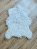 🧸 Klein wit tapijt met lange pool — 96 x 68 cm — iriserende, 50 tot 100 cm, Wit, Zo goed als nieuw, 50 tot 100 cm