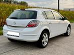 Opel Astra 1.6i Benzine (2012) – 85 kW - Airco Sportvelgen, Auto's, Voorwielaandrijving, Stof, Zwart, Wit
