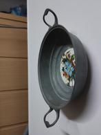 Een tinnen schaaltje met 2 handvatjes eraan kleur donker gri, Antiquités & Art, Antiquités | Étain, Enlèvement