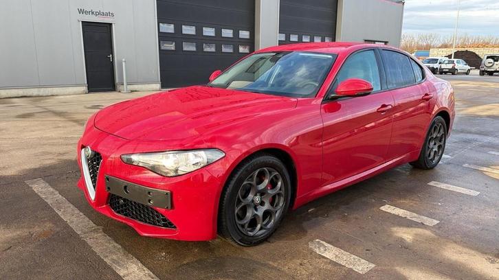 Alfa Romeo Giulia 2.0T (BELGIAN CAR / 200 PS / AUTOMATIC GEA, Auto's, Alfa Romeo, Bedrijf, Te koop, Giulia, ABS, Achteruitrijcamera