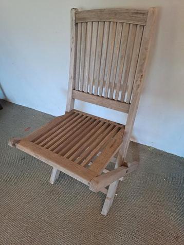 Teak tuinstoelen beschikbaar voor biedingen