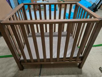 Babyparkje met matras  beschikbaar voor biedingen