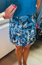 Blauw bloemenrokje NIEUW, Kleding | Dames, Rokken, Maat 38/40 (M), Blauw, WE, Nieuw