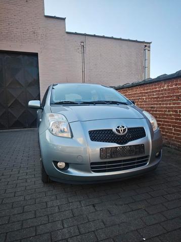 Toyota Yaris 1.3 VVT-i Airco / Trekhaak / Met Keuring VV  beschikbaar voor biedingen