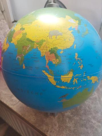 Wereldbol  beschikbaar voor biedingen