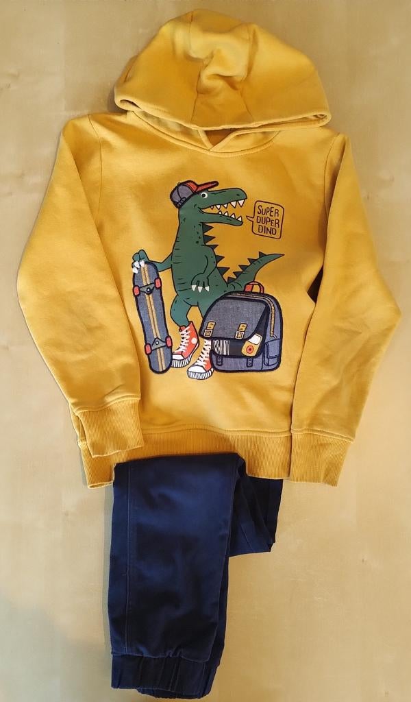 Gele hoody dino en blauwe broek, maat 128 (c&a), Enfants & Bébés, Vêtements enfant | Taille 128, Comme neuf, Garçon, Ensemble