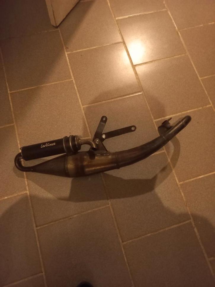 Pot leovince tt black edition, Vélos & Vélomoteurs, Scooters | Peugeot, Comme neuf, Ludix, Enlèvement