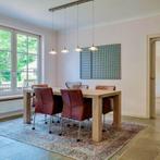 Eiken tafel en 5 leren stoelen/Oak Table with 5 Chairs, Huis en Inrichting, Ophalen, Zo goed als nieuw