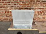 witte radiator 72x60x10 met thermostatische kraan, Ophalen, 30 tot 80 cm, Radiator, Zo goed als nieuw