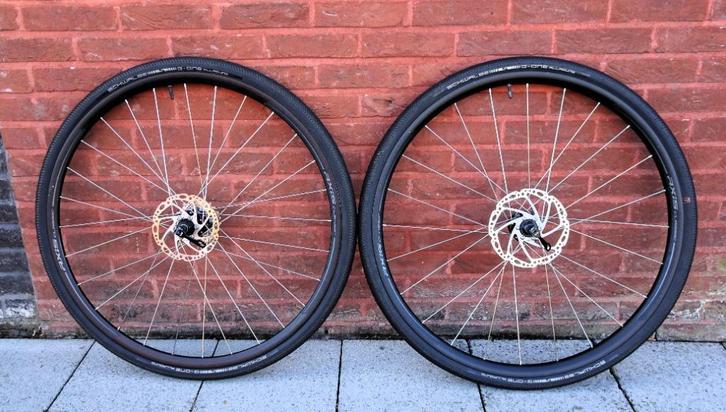 GRAVELWIELEN AXIS / SPECIALIZED, Fietsen en Brommers, Fietsaccessoires | Overige Fietsaccessoires, Gebruikt, Ophalen